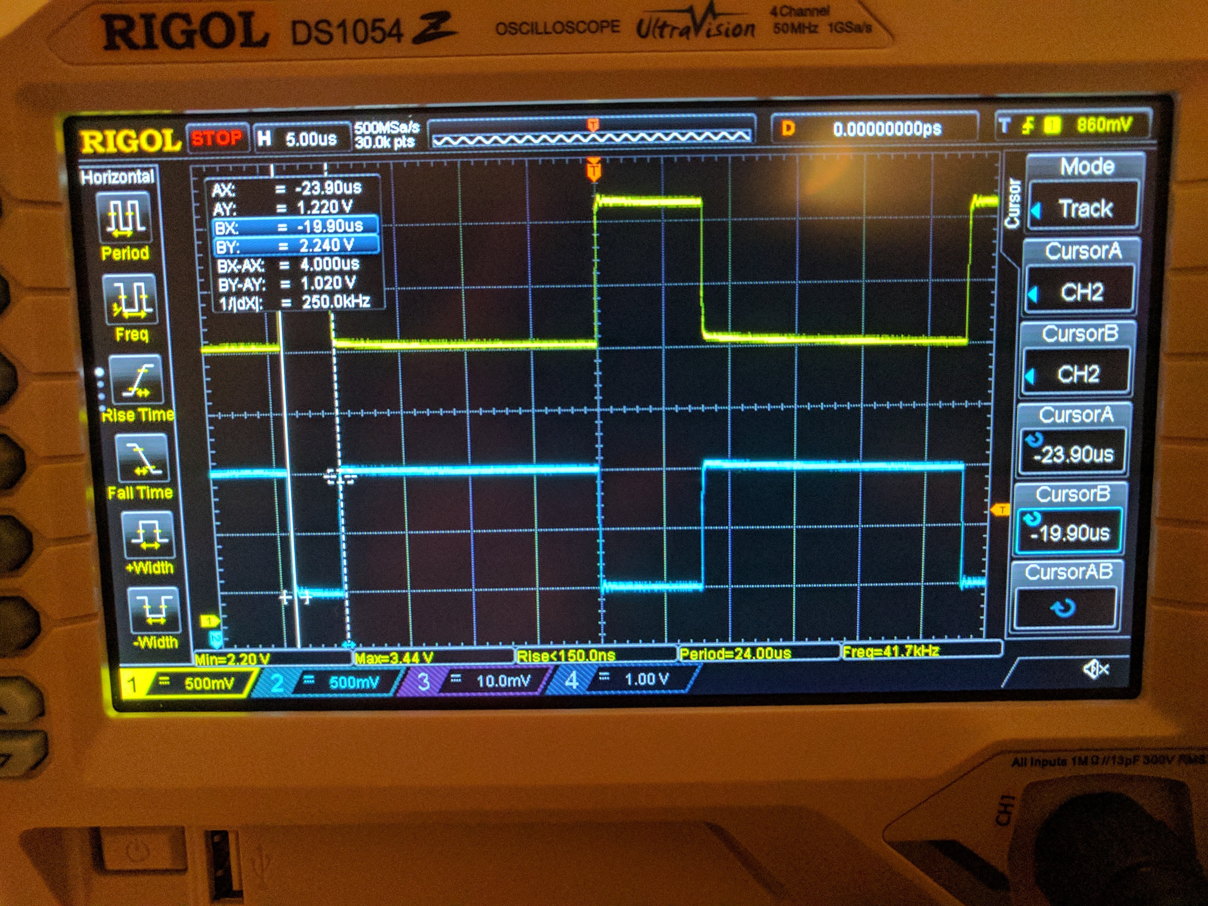 *Oscilloscope showing NMEA 2K high/low wires*
